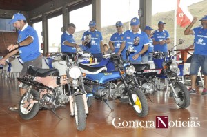 Miembros del Club Honda 70 de La Gomera