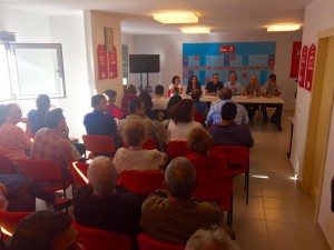 Numerosos afiliados asistieron al encuentro con Jesús Morera en la sede del PSC-PSOE de La Gomera