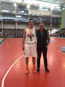 Javier Valeiras junto a su padre, el presidente del CB Isla de La Gomera, Luis Valeiras.