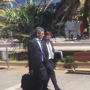 González Ortiz y su abogado a la salida del Juzgado. Foto Moisés Grillo / El Día TV