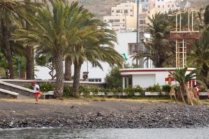 Puesto de Cruz Roja en la playa de San Sebastián 1