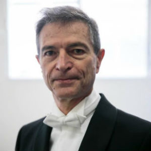 Roberto Túbaro, director de la Orquesta de Cámara Garajonay