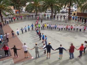 Simbolo de la Paz en la carrera solidaria del curso 2016 2017