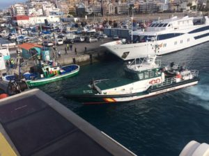 Momentos de la actuación policial en Los Cristianos. Foto remitida a Gomeranoticias 