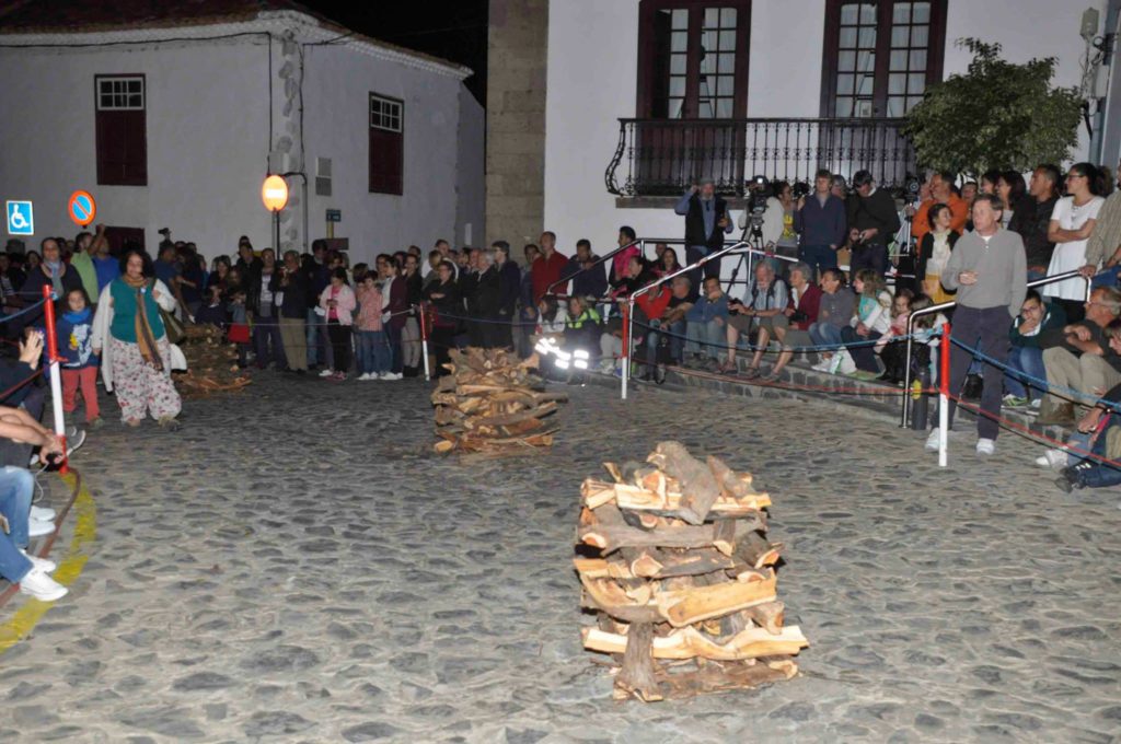 Hogueras de San Marcos (Foto Gomeranoticias)