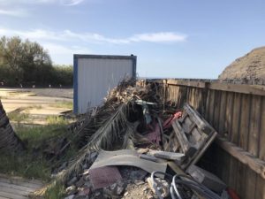 Estado en el que se encuentra la zona aledaña a la playa