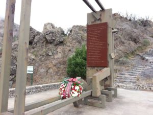 Corona de Laurel incorporada hoy en el Monumento de Agando