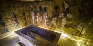 Egipto está segura “al 90%” de que hay una cámara junto a Tutankamón