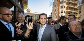 Rivera acusa a Rajoy de esconderse: