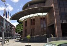 Las instituciones solicitan al Estado que respete las «singularidades» de las islas en la reforma de la Administración