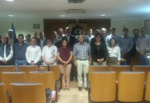 El Parlamento recibe 15.000 firmas de los trabajadores de Empleo