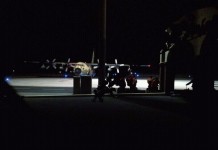 El avión con los efectivos de la UME llegó ya esta noche al aeropuerto insular