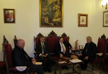 El Obispo de Tenerife y el Consejero del Política Territorial tratan en una reunión sobre el Santuario de Puntallana