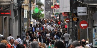 El comercio minorista en Canarias mejora sus ventas un 6,9% en noviembre Calle del Castillo, en la capital tinerfeña, la zona de pequeños comercios por excelencia./M.E./
