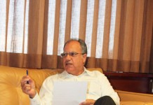 Curbelo: “El relevo político en la Isla no se gana gritando más,ni en los juzgados”