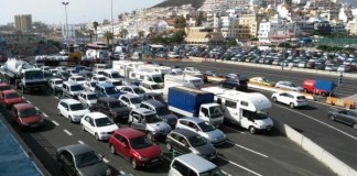 Curbelo pide voluntad y decisión al Gobierno para mejorar la operatividad del puerto de Los Cristianos