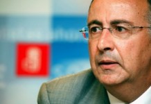 El consejero de Presidencia,Justicia e Igualdad del Gobierno de Canarias firma este miércoles un convenio en el Cabildo de La Gomera