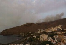 Las llamas se acercan a la zona recreativa de Las Nieves en San Sebastián de La Gomera