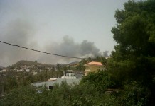 Se solicita la intervención de helicópteros para intentar acotar el fuego en La Gomera