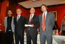 El dispositivo de extinción del incendio de La Gomera en Barranco Los Gallos recibe el Batefuegos de Oro 2012