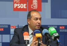 Julio Cruz lamenta la falta de compromiso del PP con las conexiones aéreas con La Gomera y El Hierro