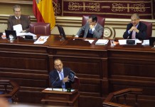 Julio Cruz rechaza la “agresión” del Gobierno de España a Canarias con la supresión de las bonificaciones a las tasas aéreas