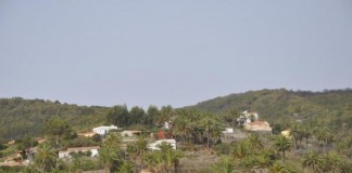 Malestar y preocupación de los vecinos del barrio de Las Hayas por un corte de suministro de agua este domingo