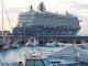 El crucero Mein Schiff 3 cuyo destino era La Gomera el próximo 3 de noviembre choca contra dos buques a su salida de Alemania