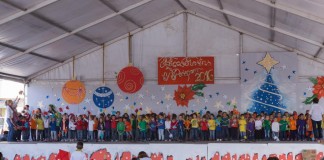 Más de 500 escolares de San Sebastián asisten al festival de Navidad