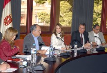 Dávila y Curbelo confirman que la naviera que une Lanzarote con La Graciosa podría hacerse cargo de la comunicación marítima de La Gomera
