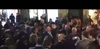 Rajoy, agredido por un joven con un fuerte golpe en la cara en Pontevedra