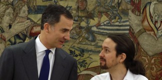 Pablo Iglesias comunica al Rey su intención de gobernar con Sánchez y Garzón