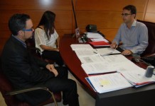 El Ayuntamiento de Valle Gran Rey celebra una reunión entre vecinos,constructora y dirección de obras de la mejora del acceso al núcleo del Ancón