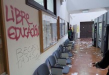 Estudiantes encapuchados asaltan el Rectorado de la ULL