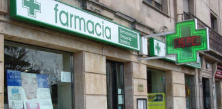 Los profesionales de las farmacias muestran su indignación por no ser incluidos en grupos de riesgo