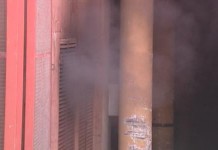 Un pequeño incendio obliga a la evacuación de la gente del mercado municipal