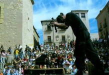 San Sebastián acoge la obra “Calle y Sea Feliz” de Marionetas Orsini