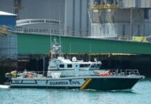 Muere un marinero de la patrullera ‘Río Tajo’ de la Guardia Civil mientras rescataba a un cayuco que arribó en La Gomera