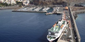 El puerto de San Sebastián creció en 2015 tanto en cruceristas como en tráfico de mercancías