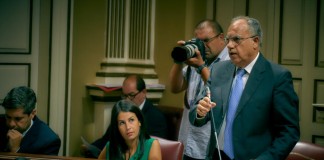 Curbelo defiende en el Parlamento potenciar la ganadería y reforzar el autoabastecimiento de las islas