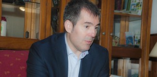 Clavijo tilda de «distracción» que se exija su salida para que siga el pacto