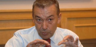 Rivero defiende la unidad de los partidos canarios frente a los centralistas