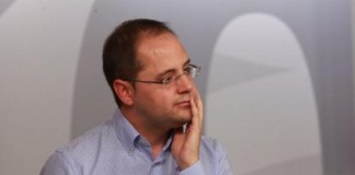 El PSOE propone a todos los partidos que abaraten un 30% sus campañas electorales