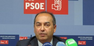 Julio Cruz: “El PP se arrastra por entrar en el Gobierno de Canarias”