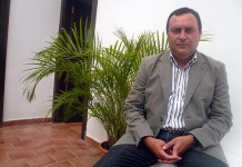»La Junta Electoral no nos va a parar» y Miles de personas desafían a la Junta Electoral y se concentran en Sol