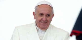 El papa confirma que está pensando en viajar a Canarias por la crisis migratoria