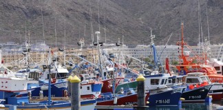 El alza del gasóleo pone en jaque a 700 pesqueros canarios y 10.000 empleos
