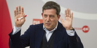 El líder del PSOE gallego renuncia a ser candidato a la Xunta de Galicia tras su imputación