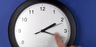 La madrugada de este  domingo a la 1.00 serán las 2.00 en Canarias y comienza el horario de verano