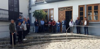 Agulo guarda un minuto de silencio por las víctimas de los atentados de Bruselas